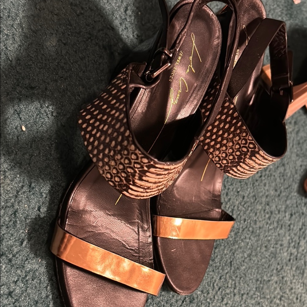 Stylish Black and Gold Women's Sandals